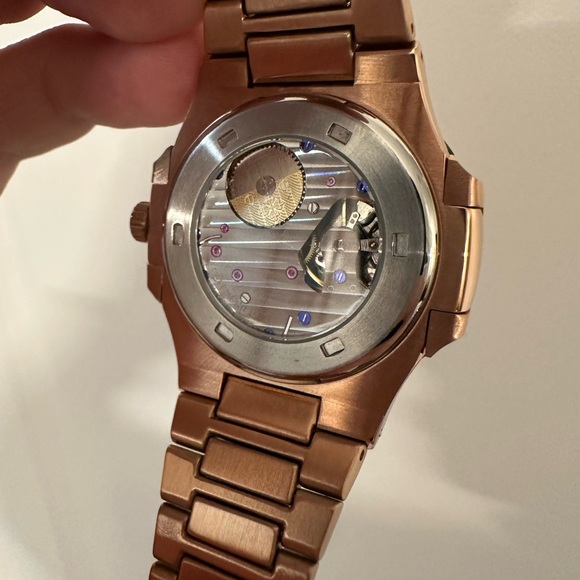 PATEK PHILIPPE NAUTILUS 5712 ROSE GOLD - Picture 2 of 6
